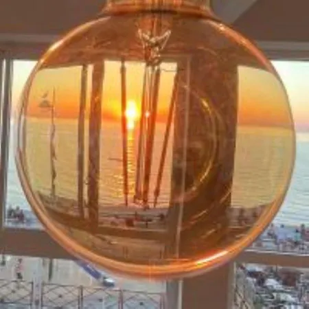 Le Poseidon, Exceptionnel Face A La Avec Spa, Terrasse, 4 Un Vrai Coup De Coeur *