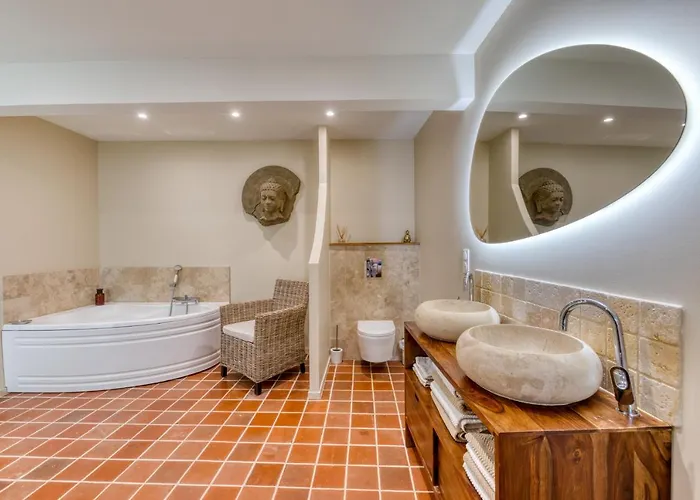 Le Poséidon, Exceptionnel Face à La Avec Spa, Terrasse, 4 Un Vrai Coup De Coeur Fécamp